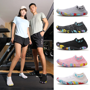 Chaussures d'eau en maille à séchage rapide avec semelle en caoutchouc, style chaussettes unisexe pour l'été, la plage et la randonnée en extérieur - Product Image 5