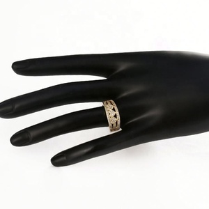 Anillo de banda hueca de dos tonos oro y plata con corazón, ancho, con cristales de laboratorio totalmente pavimentados, chapado en oro de 18K, moderno, regalo para fiesta de mujer - Product Image 5