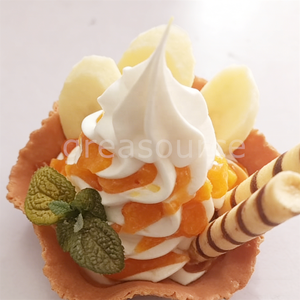 Figura de Sundae de Waffle Realista, Ecológica, con Imitación de Helado, Rodajas de Plátano, Palitos de Waffle y Diseño de Corazón para Tienda de Postres - Product Image 4