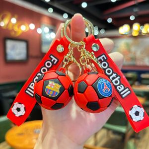 Porte-clés en plastique rouge avec emblème national <span class=keywords><strong>de</strong></span> football États-Unis-Canada-Mexique 2026, pour hommes et femmes, ornements à suspendre pour <span class=keywords><strong>sac</strong></span> d'école, clé <span class=keywords><strong>de</strong></span> voiture - Product Image 4