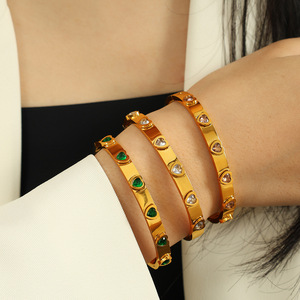 European Style Gold Tone Heart Shape Crystal Rhinestone <b>Bangle</b> <b>Bracelet</b> For Women Everyday Wear - Product Image 4