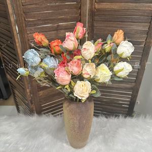ช่อดอกกุหลาบประดิษฐ์จุนเหยยวน 202 สีขาว สีชมพูแชมเปญ สีแดง สีฟ้าอ่อน สำหรับตกแต่งงานแต่งงานและบ้าน จัดดอกไม้ - Product Image 1