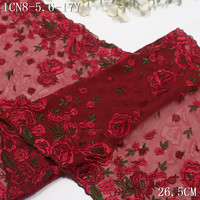 Dentelle brodée extensible de 26 cm avec bordure rouge et petites fleurs de roses, en tulle élastique noir, pour vêtements féminins et soutiens-gorge