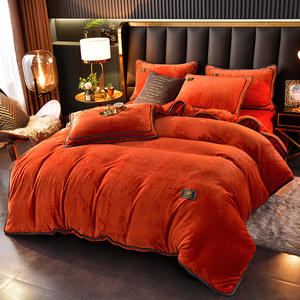 أطقم أسرّة فاخرة من الألياف الدقيقة بنمط مخطط ولون موحد، مريحة للبشرة ودافئة، مع ملاءات مطاطية للأسرّة - Product Image 2