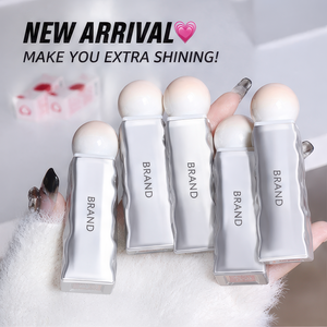 Brillo Labial Líquido Hidratante Natural de Marca Privada con Vitamina E - Acabado Acuoso para Maquillaje Diario - Product Image 1