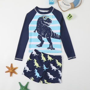 Costume da Bagno per Bambini Piccoli, Abbigliamento da Nuoto per Bambini e Bambine, Top a Maniche Lunghe con Cartoni Animati di Dinosauri, Pantaloncini a Righe per Spiaggia e Piscina - Product Image 1