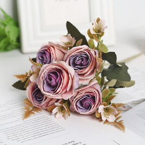 Roses artificielles Lichao en soie avec bords grillés pour décorations de mariage et de maison - Product Image 3