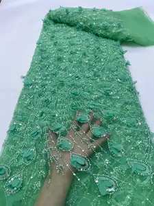 Preço de atacado tecido bordado de renda de tule flor 3D tecido de renda luxuosa com miçangas e pérolas para vestido de noite de casamento