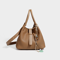 Sac fourre-tout en cuir végétalien grainé marron avec pendentif gourde en jade tressé, sac à bandoulière souple, vente en gros