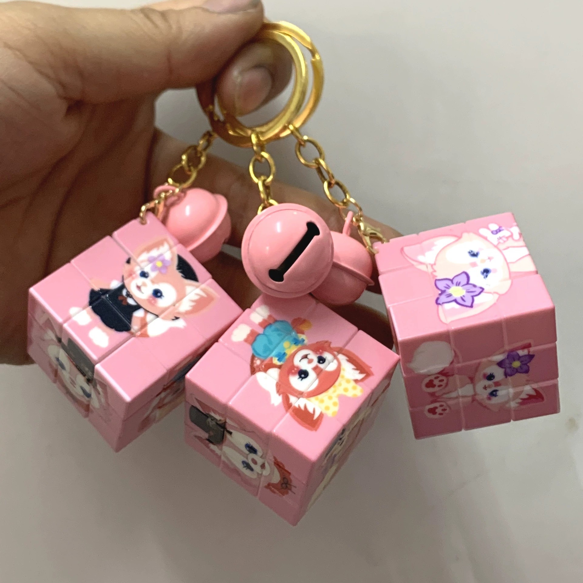 Cadena de cuatro eslabones con cubo de campanas