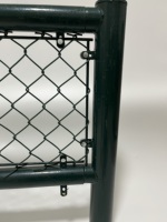 Clôture en treillis soudé galvanisé à chaud / Clôture Cyclone 50x50 en maille losangée pour terrains de sport et périmètres de sécurité