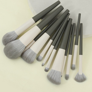 Nouvel ensemble de 12 pinceaux de maquillage portables de voyage en fibres synthétiques de haute qualité avec manche en plastique souple pour poudre libre, blush et contour - Product Image 4