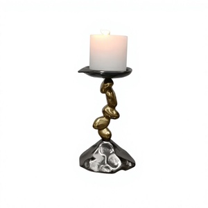 Soporte de vela de metal artesanal de oro y plata de diseño personalizado para mesa de comedor decoración de Navidad con diseño de roca - Product Image 1