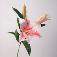 Großhandel Große 3-Köpfige Lilie Künstliche Hochzeitsblume Realistisch Feuchtigkeitsbeständig Echt Anfühlend für Weihnachten Ostern Auto Zuhause