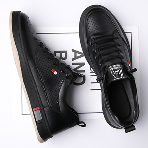 รองเท้าผ้าใบหนังสีขาวลำลองสำหรับผู้ชาย ระบายอากาศได้ดี พื้นยางเตี้ย ผลิตที่เวินโจว - Product Image 4