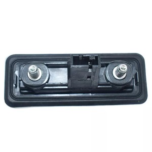 Loquet de déverrouillage du coffre Skoda 5J0827566E noir, pièce de rechange pour Fabia Octavia Superb - Product Image 5