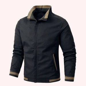 Chaqueta Bomber de Algodón Acolchada con Cierre de Cremallera y un Botón, Estilo Casual para Hombre Joven, con Bolsillos Laterales con Parches, Color Verde, para Primavera/Otoño - Product Image 2
