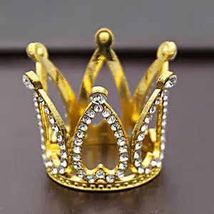 Small Alloy Gold Crown Cake Topper Decoration For Children Birthday Party Cake Decoration Toppers