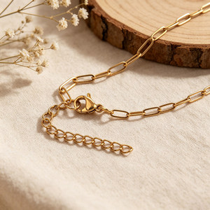 Collier élégant en lapis-lazuli avec chaîne en acier inoxydable plaqué or et pendentif en strass pour femmes - Product Image 3