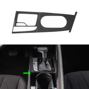 Accessori interni in fibra di carbonio ABS LHD Car Central Console Gear Shift Panel Strip trim per Hyundai Elantra / Avante 2020