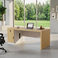 Bureau simple et moderne en érable et blanc pour un seul poste, avec armoire latérale droite