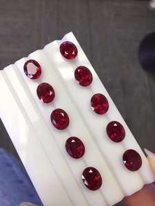 Pierre précieuse rouge vif de 9 mm, rubis de laboratoire à taille variée, vente en gros pour pendentifs élégants et raffinés - Product Image 1