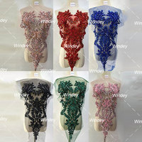 Applique Bodice Verte Colorée Perle de Couture Ornée de Cristaux en Strass sur Tissu de Maille pour Robe de Mariée