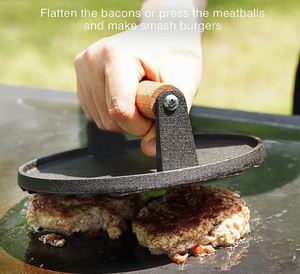 Prensa de hierro fundido para hamburguesas y carne de res con mango de madera, para asar carne a la parrilla, tabla metálica duradera - Product Image 5