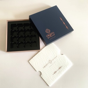 Sang trọng 16-Piece sô cô la Quà Tặng Bao bì hộp tùy chỉnh kích thước dập nổi logo cao cấp cứng nhắc Matt cán nhựa Khay đệm Pad - Product Image 2