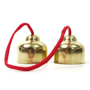 Cloche à main chinoise avec poignée en corde, <span class=keywords><strong>instrument</strong></span> <span class=keywords><strong>de</strong></span> percussion musical, ensemble <span class=keywords><strong>de</strong></span> cloches à main avec cordes/poignées pour l'école, <span class=keywords><strong>la</strong></span> maison et les événements - Product Image 1