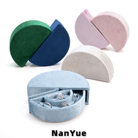 Boîte à bijoux en velours en gros, nouvelle collection, avec logo personnalisé, semi-circulaire, portable, pour voyage, rangement de bagues, coffret cadeau, emballage de bijoux de fiançailles