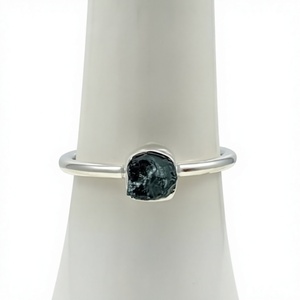 Bague minimaliste chrétienne en argent 925 avec pierre naturelle, sertie clos, tendance, pour usage quotidien, bijoux unisexe - Product Image 1