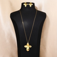Ensemble collier et boucles d'oreilles pendantes trèfle à quatre feuilles 3D poli miroir, couleur or, bordure strass, longue chaîne, bijoux de mode pour femme