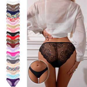 Slip da Donna Senza Cuciture con Inserti in Pizzo, Morbidi sulla Pelle, Multicolore, Comodi e Traspiranti - Product Image 1