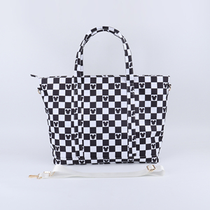 Sac fourre-tout et de voyage personnalisé en nylon imperméable avec fermeture éclair, imprimé intégral, grand format, pour femme, motif Royaume Magique - Product Image 5