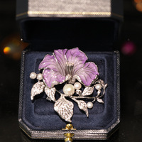 XILIANGFEIZI Nouvelle Broche Fleur Violette en Émail et Perle Naturelle, Design de Luxe Tendance, Bijou Populaire, Cadeau Saint-Valentin