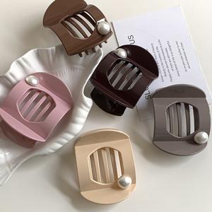 Pinza de Pelo Retro Negra con Perla, Pinzas de Pelo de Plástico Brillante Tipo Pico de Pato para Mujer, Accesorio de Peinado de Color Sólido - Product Image 1