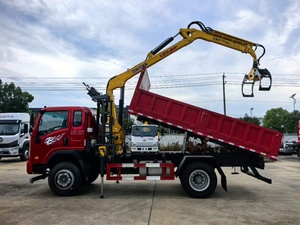 Véhicule de transport de bois à roues 4x2 4x4 avec grue télescopique à deux sections de 5,5m-7,5m, godet de préhension et caisse de chargement de 4,2m de long - Product Image 5