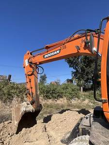 Excavadora y excavadora de ruedas Doosan DH150W, máquina de movimiento de tierra de neumáticos de goma de 4 ruedas de segunda mano, DH150W, de segunda mano - Product Image 4