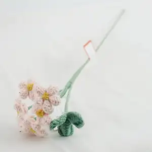 Atacado de mini vasos de plantas artesanais para decoração de escritório doméstico em crochê com acabamento em lã pequena