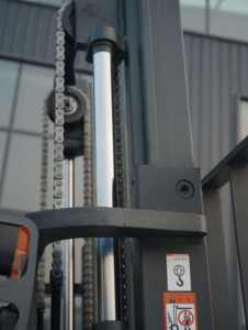 Hzhi cpd ने प्रमाणित इलेक्ट्रिक फोर्कलिफ्ट 2 टी-2.5 टी लिथियम-आयन बैटरी 1 साल की वारंटी दो-चरण मास्ट एसी संचालित उच्च-मात्रा वाले फार्म - Product Image 6