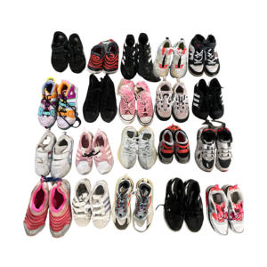 S07รองเท้ามือสองของเด็กอูเคย์2สไตล์ดีไซน์เนอร์มือสองรองเท้าเด็กคละขนาด - Product Image 1