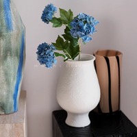 Vente en gros de fleurs artificielles d'hortensia en soie bleue à tige unique Real Touch faites à la main de haute qualité pour mariage et décoration intérieure