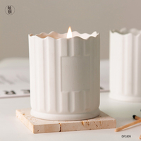 Ornements de bureau créatifs vent logo personnalisé pot de bougie de traitement aromatisé pot de bougie en céramique unique domestique