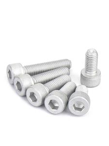 Tornillo de Cabeza Cilíndrica, Clase 8.8, Acero al Carbono, Recubrimiento de Zinc en Escamas, Resistente a la Corrosión, Rosca Completa, para Uso en Máquinas al Aire Libre - Product Image 3