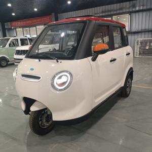 Triciclo Eléctrico Completamente Cerrado, Resistente al Viento y a la Lluvia, Ultra Cómodo para el Transporte Familiar, 3 Pasajeros - Product Image 1