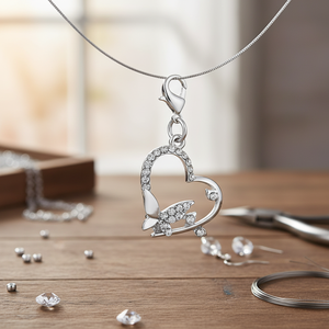 Ciondolo a forma di cuore in argento con accenti di cristallo per la creazione di gioielli - Product Image 3