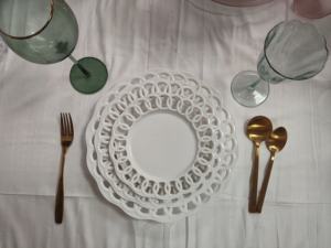 Service de table de luxe avec <span class=keywords><strong>assiettes</strong></span> <span class=keywords><strong>creuses</strong></span> en céramique blanches personnalisées avec motif rond pour mariages, restaurants et fêtes - Product Image 6