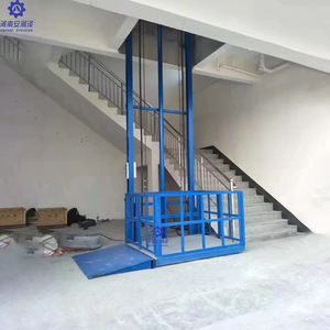 Kunden spezifischer Außen-und Heimgebrauch Elektrischer fern gesteuerter Fracht aufzug Elektrischer Ladelift Führungs schiene Fracht lift - Product Image 1