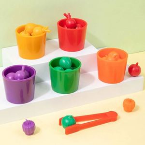 Jouets préscolaires : Jeu d'apprentissage des couleurs et des mathématiques – Comptage des fruits avec gobelets de tri et d'association - Product Image 3